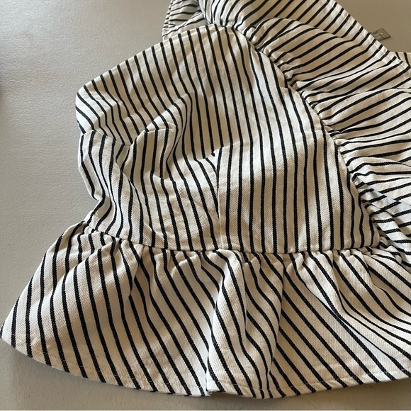 NWT Future Collective, Women's Striped One Shoulder Top size 1X black off white - Picture 5 of 15